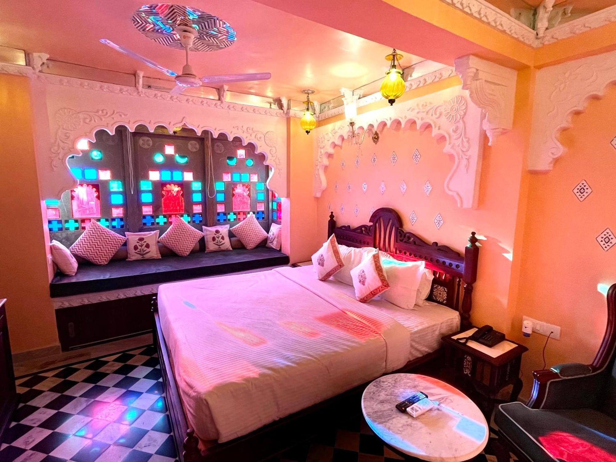 Sheeshmahal By Oladar Hotel Udaipur