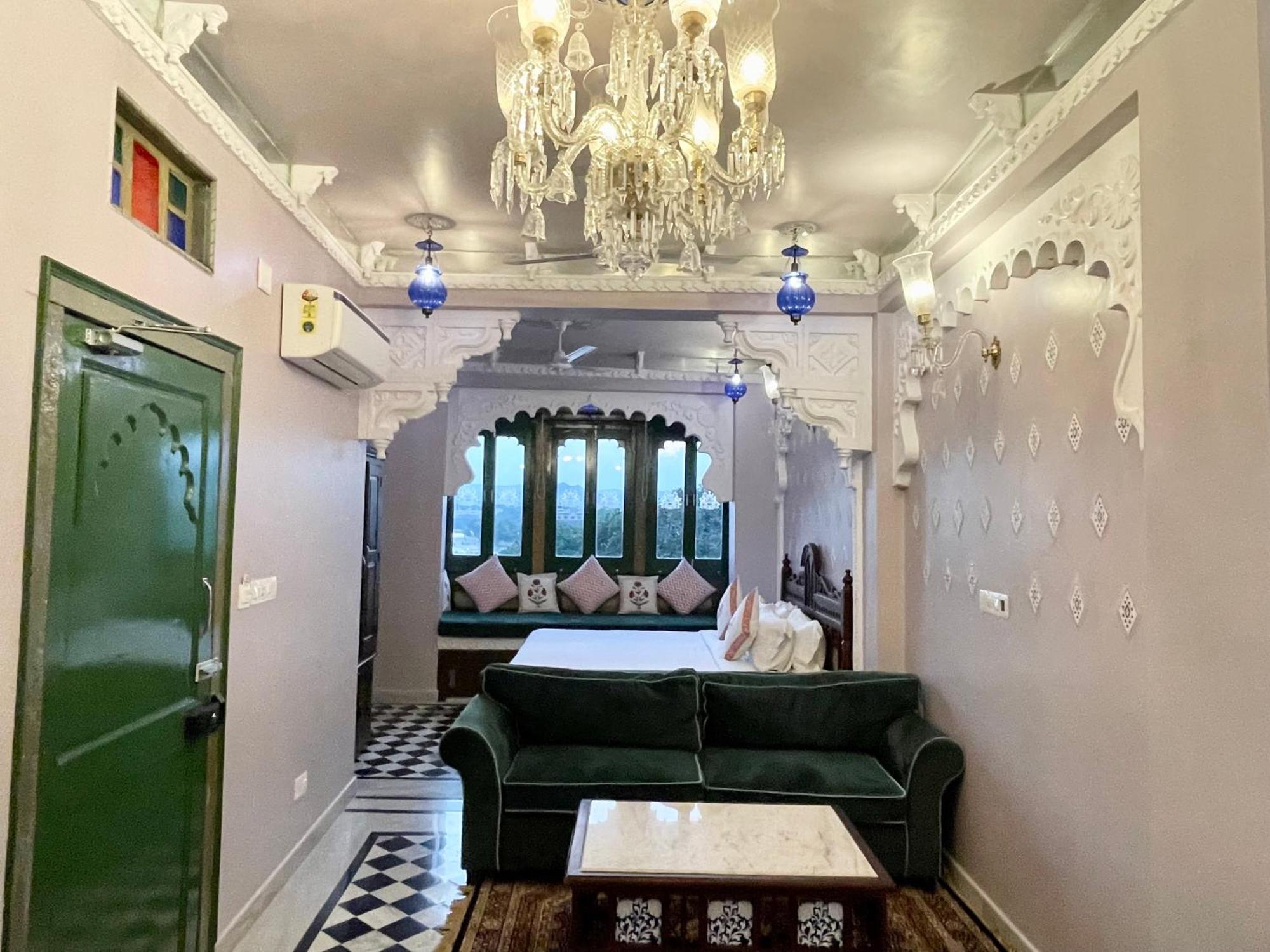 Sheeshmahal By Oladar Hotel Udaipur