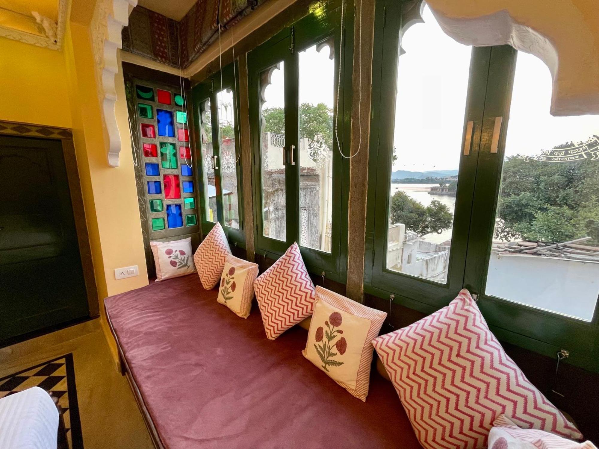 Sheeshmahal By Oladar Udaipur